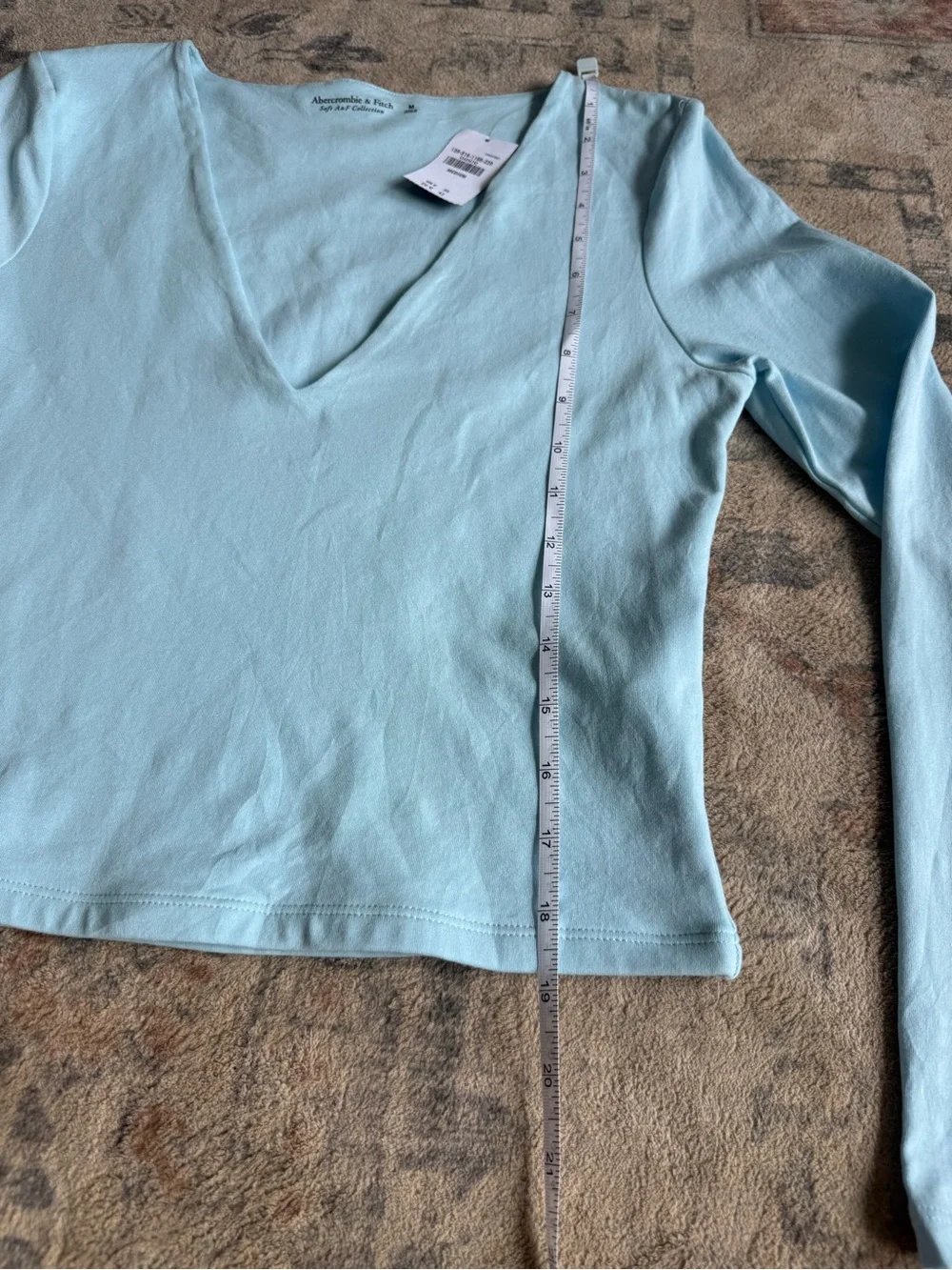 Abercrombie & Fitch Long Sleeve V-Neck Top – Light Blue - Picture 5 of 8